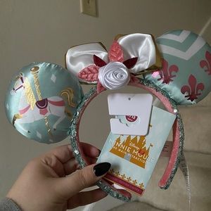 Disney Minnie Mouse Main Attraction King Arthur Carousel Ears